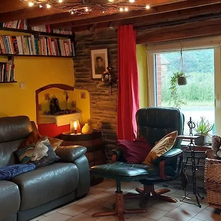 L'ardoisiere: Jolie Maison Ardennaise. *