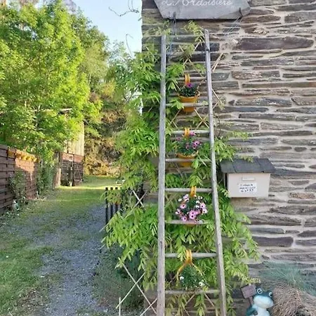 L'ardoisiere: Jolie Maison Ardennaise. Casa de Férias